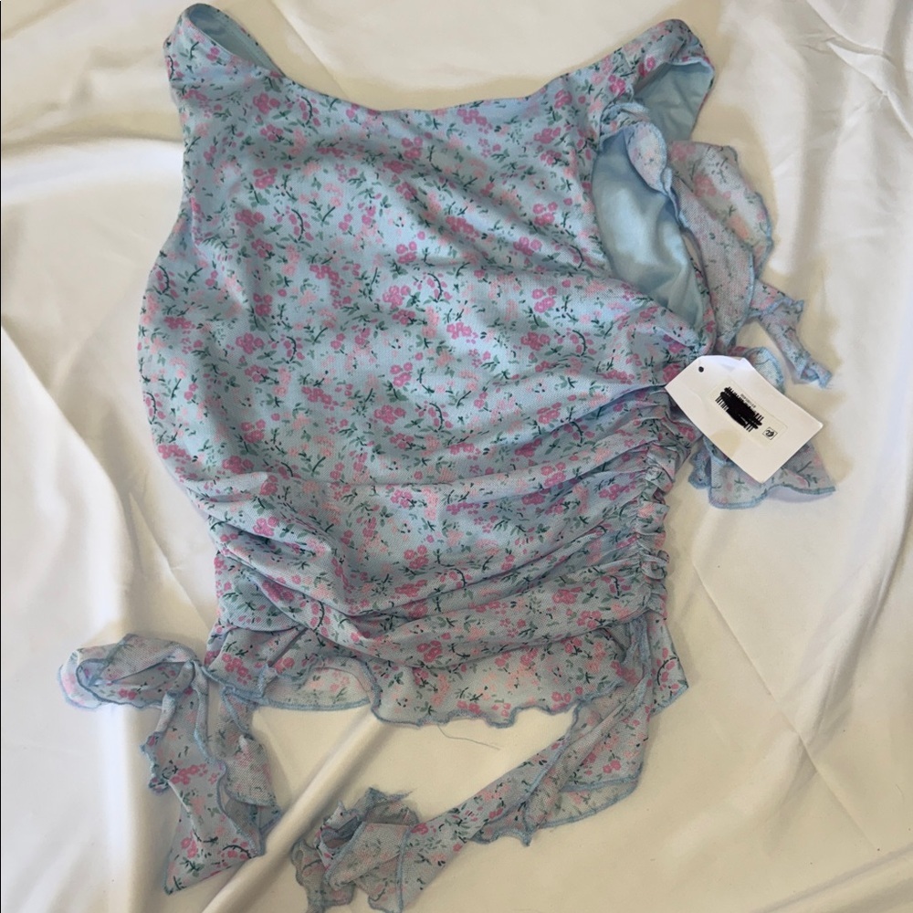 Floral Ruffle Top by LUSH - Picture 2 of 4